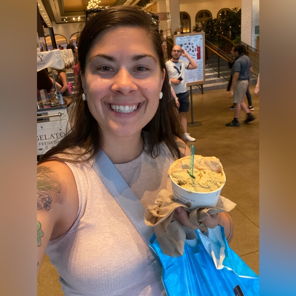 @Nicoleg223 Nicole is Live 💕🛍️ - Picture 3 of 4